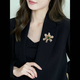 2025 Three-dimensional flower zircon brooch heavy industry high-end luxury fixed clothes pin temperament coat dress coat accessories