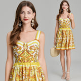 Real shot, sweet style, new yellow printed suspender vest dress, back rubber band A-shaped skirt is fashionable.