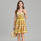 Real shot, sweet style, new yellow printed suspender vest dress, back rubber band A-shaped skirt is fashionable.