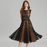 Real shot, high-end heavy industry embroidery three-dimensional mesh yarn lace splicing mesh yarn waist hollow and thin dress