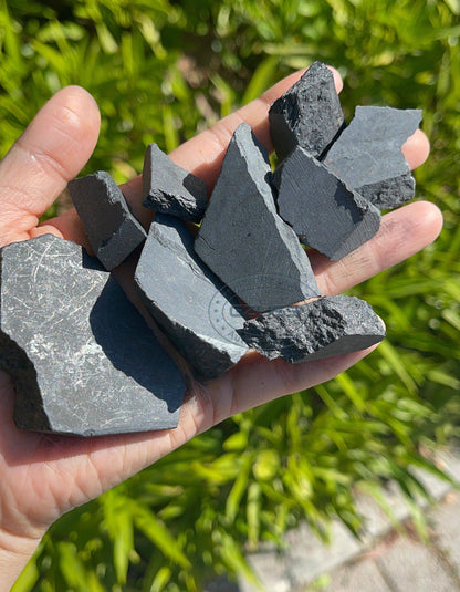 HULIANFU Raw Shungite Stone Raw Stones - Healing Crystals and Stones - Shungite Stone - Emf Protection Stones - Root Chakra Stones